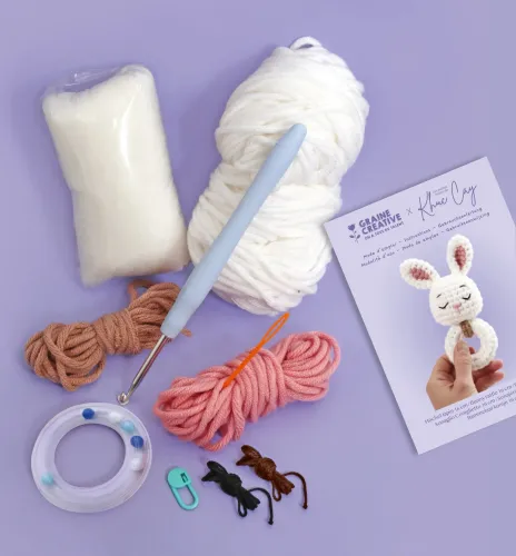 Haakset Rammelaar Konijn – Amigurumi DIY-pakket inhoud