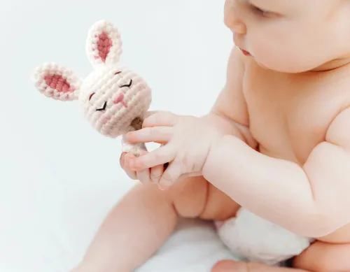 Haakset Rammelaar Konijn – Amigurumi DIY-pakket verhouding