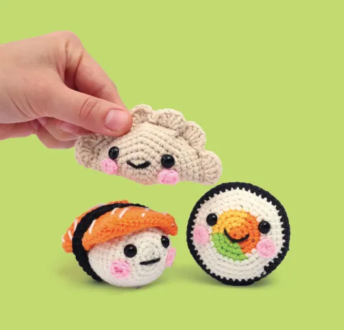Haakset Sushi (3 figuren) – Amigurumi DIY-pakket verhouding