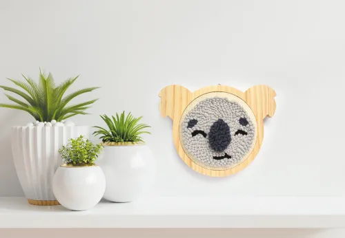 Punch Needle Koala – DIY borduurpakket display boven tafel